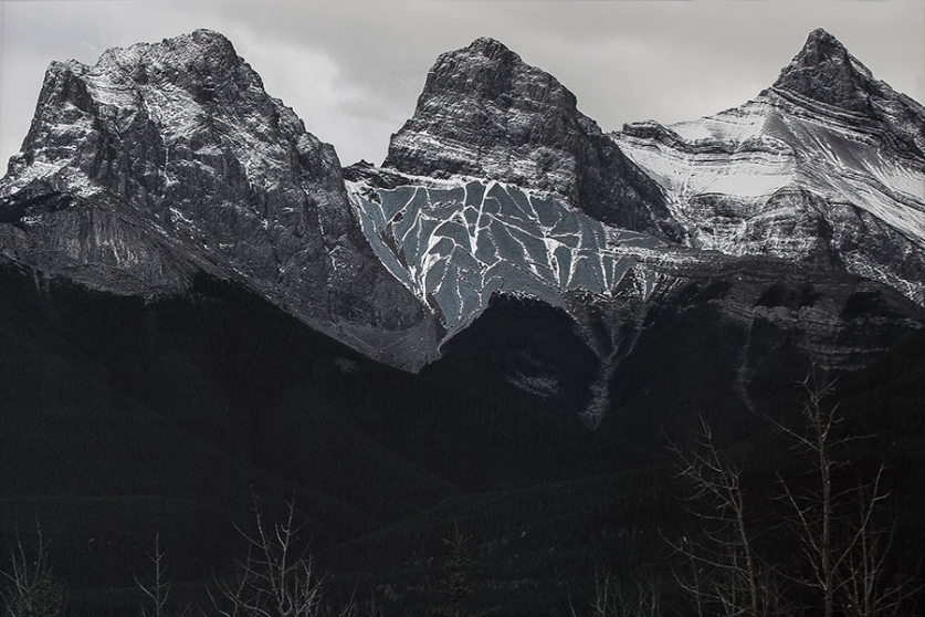 https://backend.mirunadragan.com/files/gimgs/th-12_Dragan11_TheMountainsAreMirrors6-web.jpg