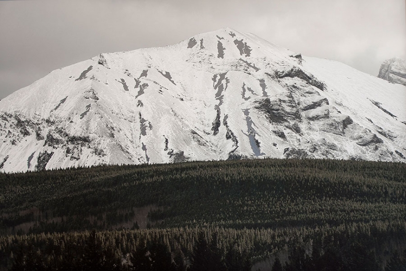 https://backend.mirunadragan.com/files/gimgs/th-12_Dragan06_TheMountainsAreMirrors1-web.jpg